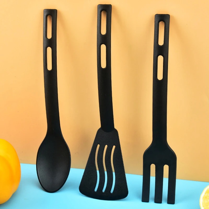 Zestaw nylonowych przyborów ku – Camping Cooking And Eating Set recenzja i cena